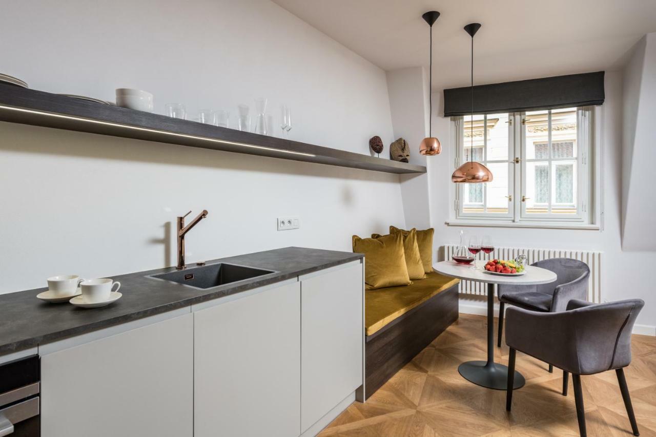 Exclusive Old Town Residence Near Charles Bridge Praga Exterior foto